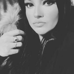 Meet your Posher, Alejandra